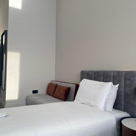 הייסטינגס Vive Hotel מראה חיצוני תמונה