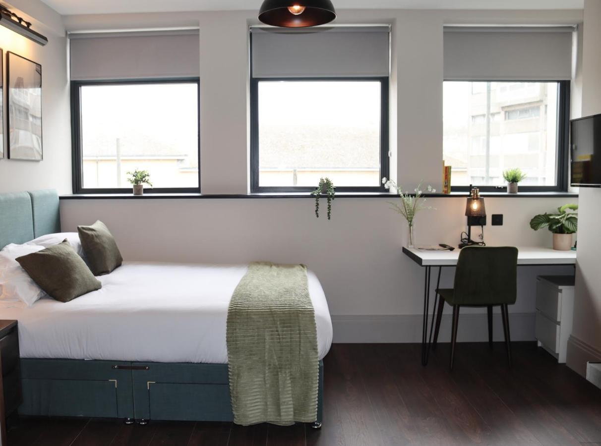 הייסטינגס Vive Hotel מראה חיצוני תמונה