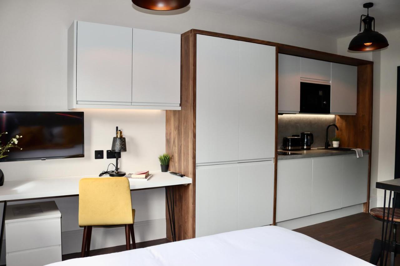 הייסטינגס Vive Hotel מראה חיצוני תמונה