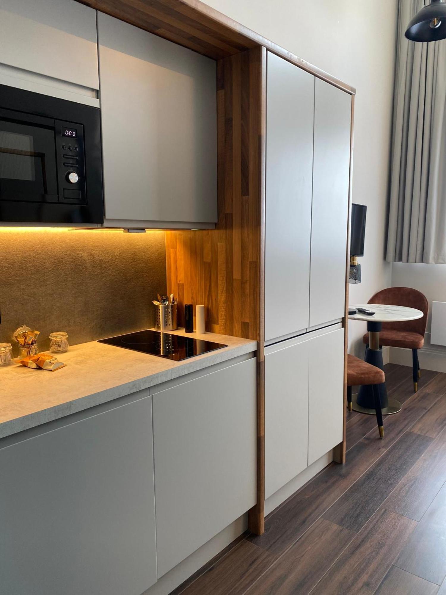 הייסטינגס Vive Hotel מראה חיצוני תמונה