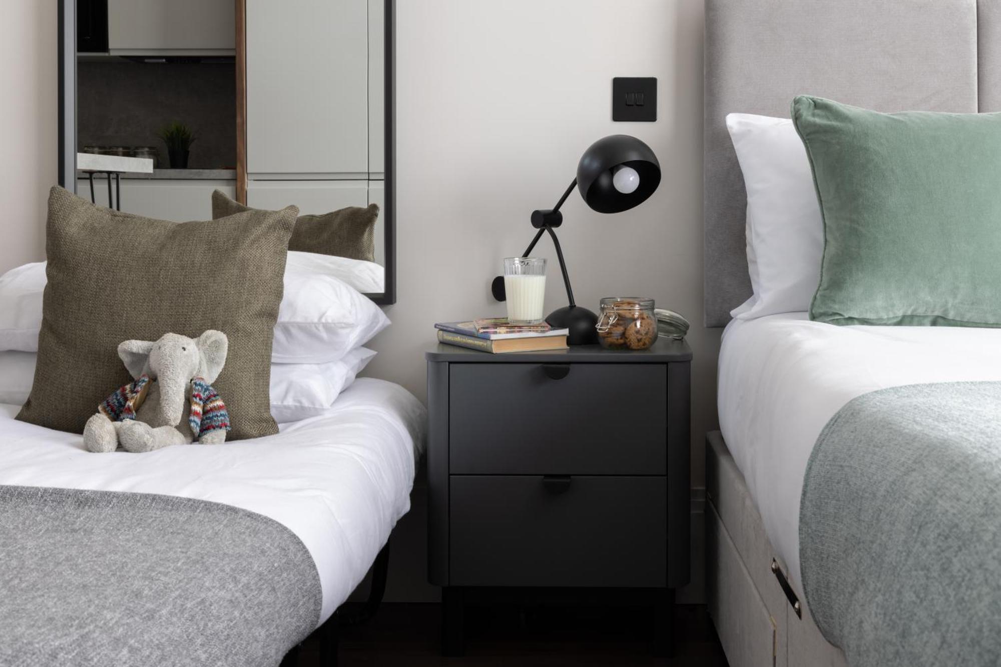 הייסטינגס Vive Hotel מראה חיצוני תמונה