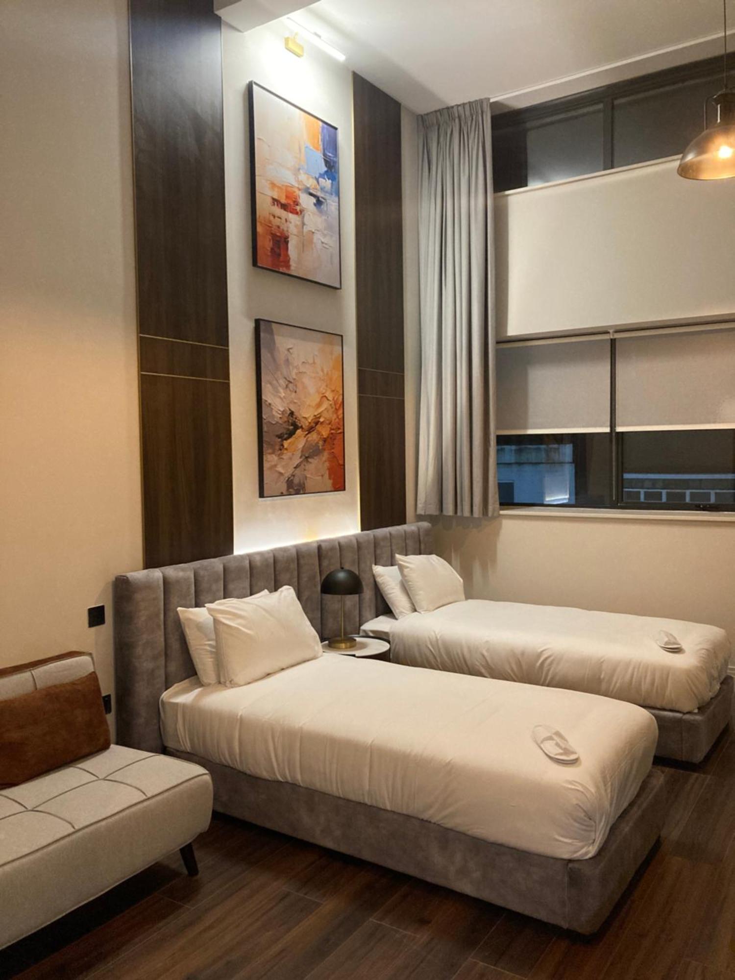 הייסטינגס Vive Hotel מראה חיצוני תמונה